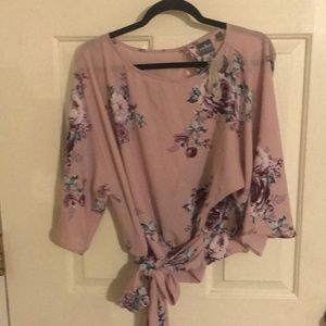 NWT very pretty floral top